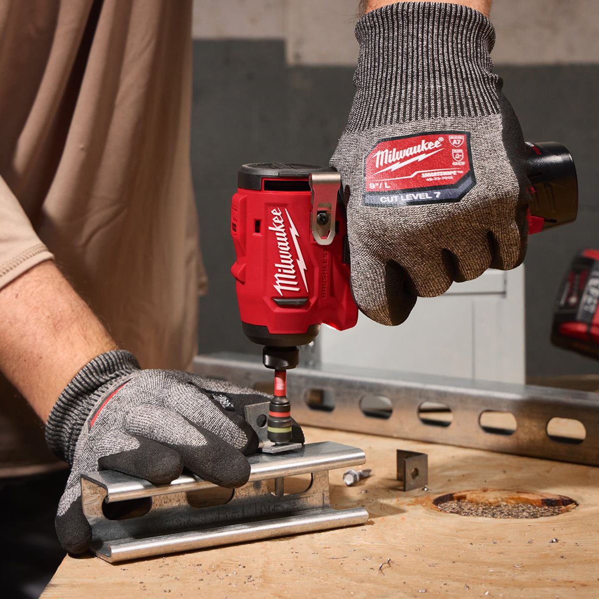 Milwaukee M12BLIDRC-0 12V Brushless Compact Impact Driver with 1 x 4.0Ah Battery Charger & Bag