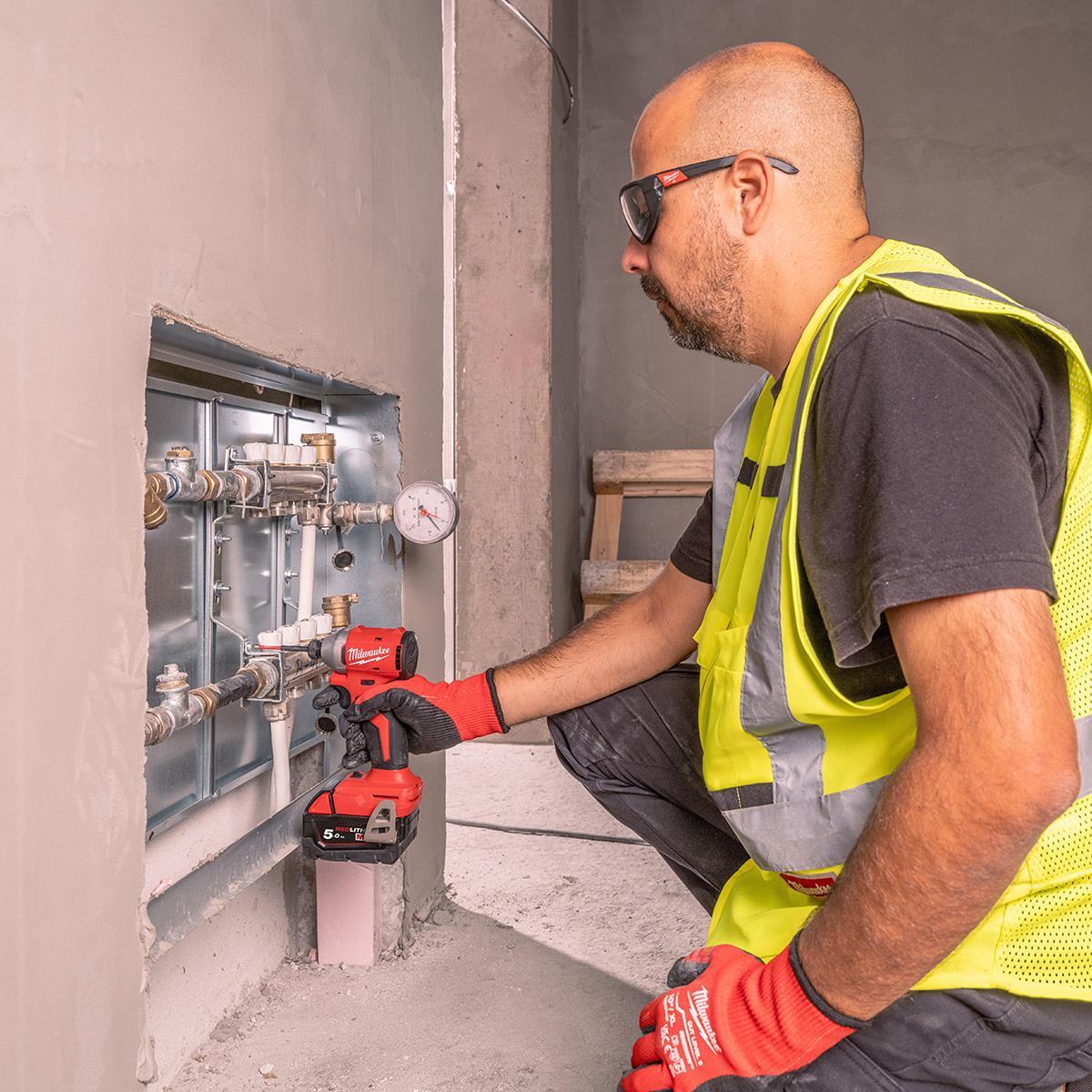 Milwaukee M18BLIDRC-0 18V Brushless 1/4" Impact Driver with 1 x 3.0Ah Battery & Charger