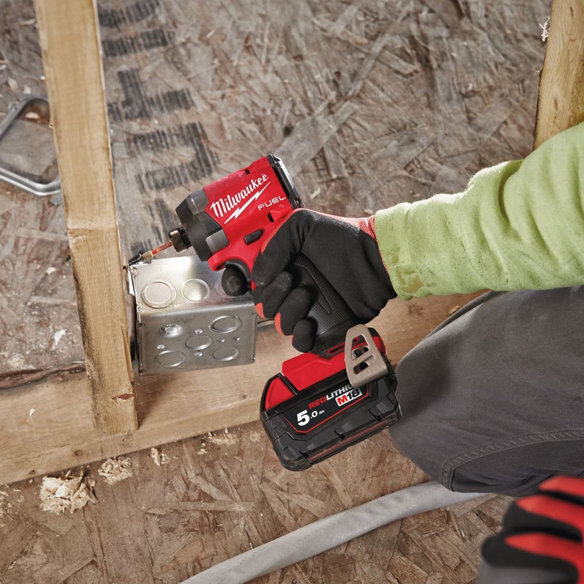 Milwaukee M18FID3100P-502P 18V FUEL Brushless 1/4" Impact Driver with 2 x 5.0Ah Batteries, Charger, Packout Case & Accessories Set 4933499037